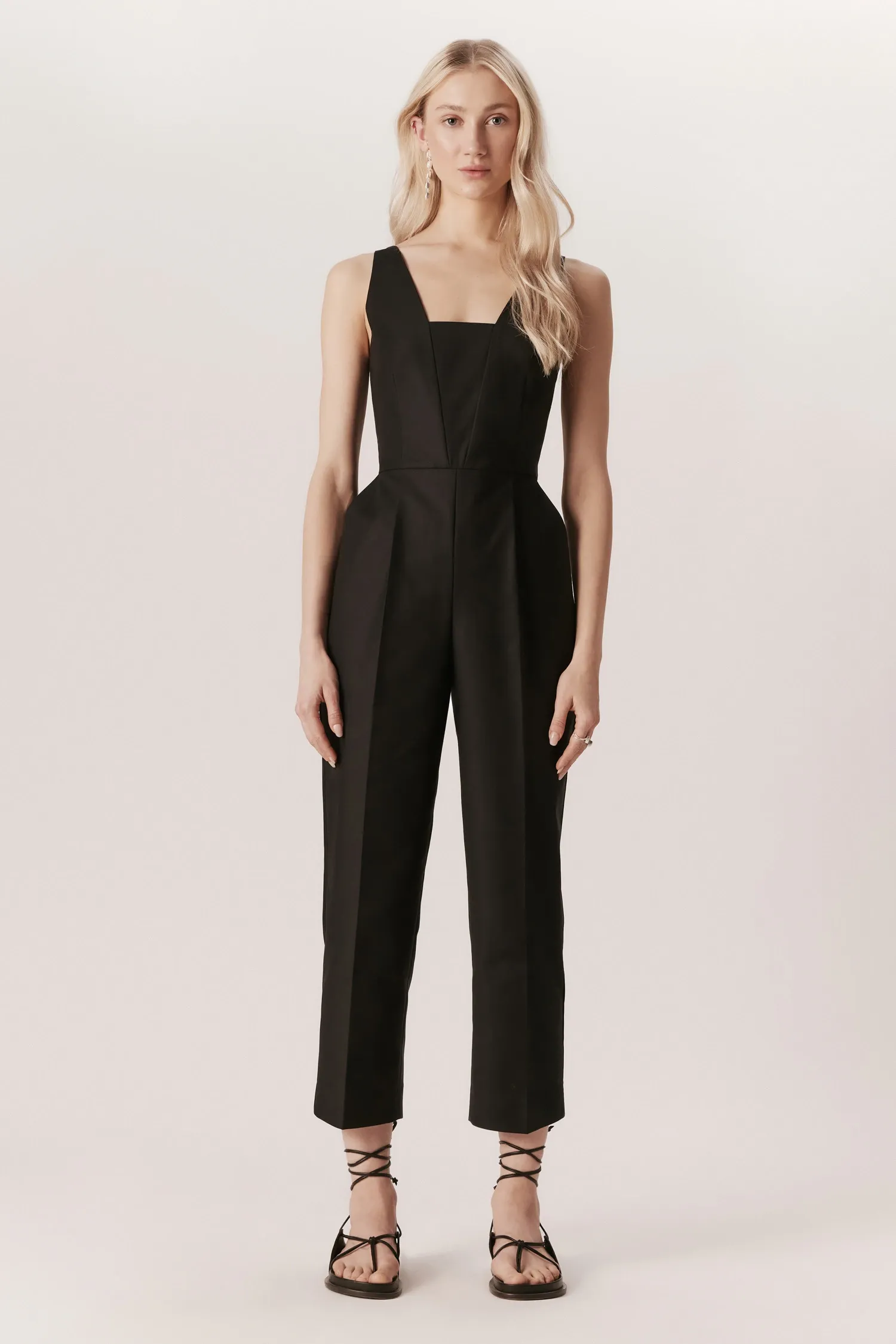 007330_MACACAO_DECOTE_GEOMETRICO_PRETO_ANDREAMARQUES -1-